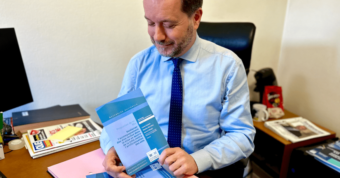 Proposition de loi pour renforcer l’accompagnement des élus dans la lutte contre l’artificialisation Proposition de loi pour renforcer l’accompagnement des élus dans la lutte contre l’artificialisation
