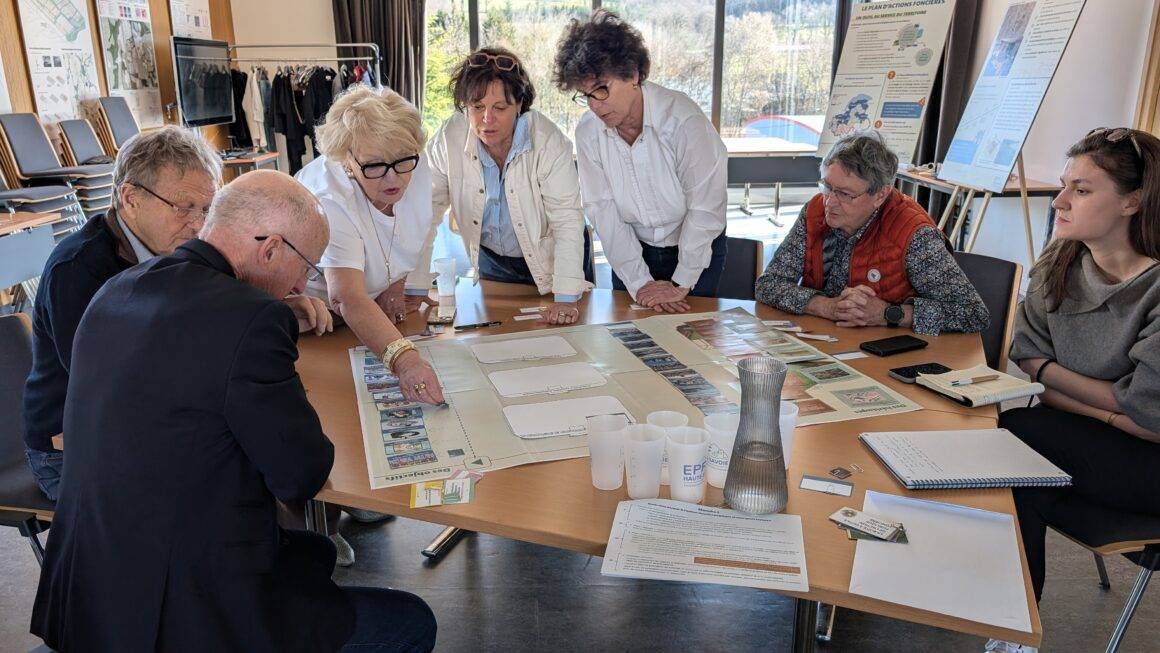 Club des élus : test de la Fresque de l’Action foncière de l’EPF 74 Club des élus : test de la Fresque de l’Action foncière de l’EPF 74